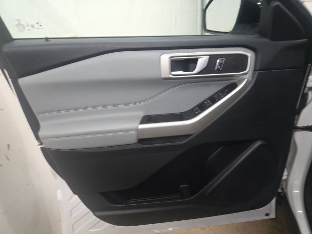 Used 2023 Ford Explorer XLT w/ Equipment Group 202A image 19