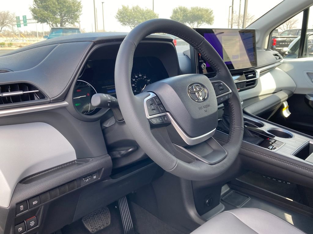 New 2026 Toyota Sienna XLE FWD video 1