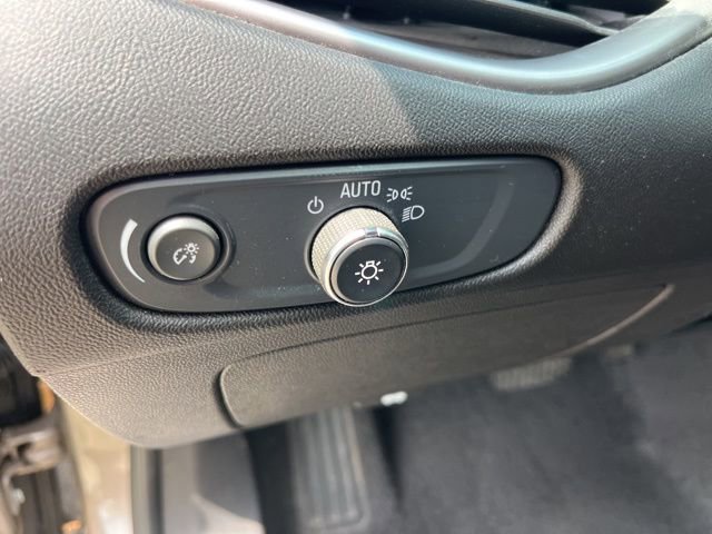 Used 2025 Chevrolet Malibu LT FWD image 16