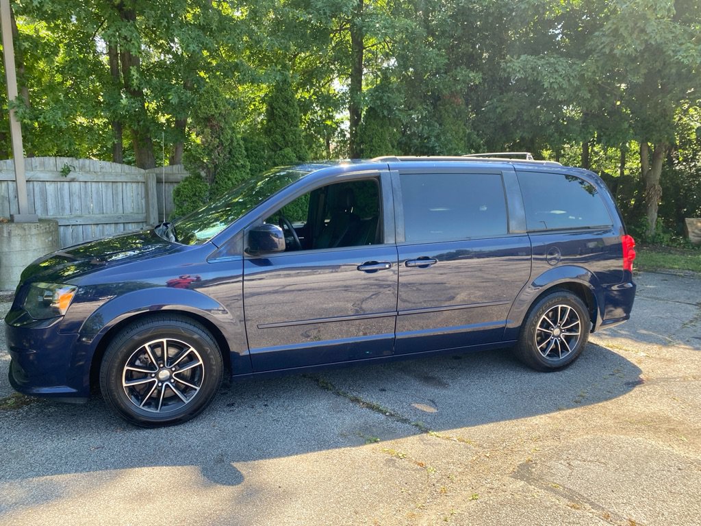 Used 2016 Dodge Grand Caravan R/T FWD image 2