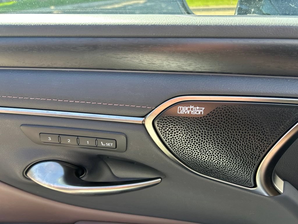 Used 2024 Lexus ES 300h w/ Accessory Package (Z1) FWD image 6