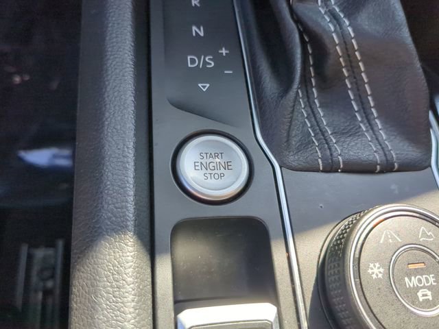 Certified 2022 Volkswagen Atlas Cross Sport SEL Premium R-Line AWD/4WD image 34