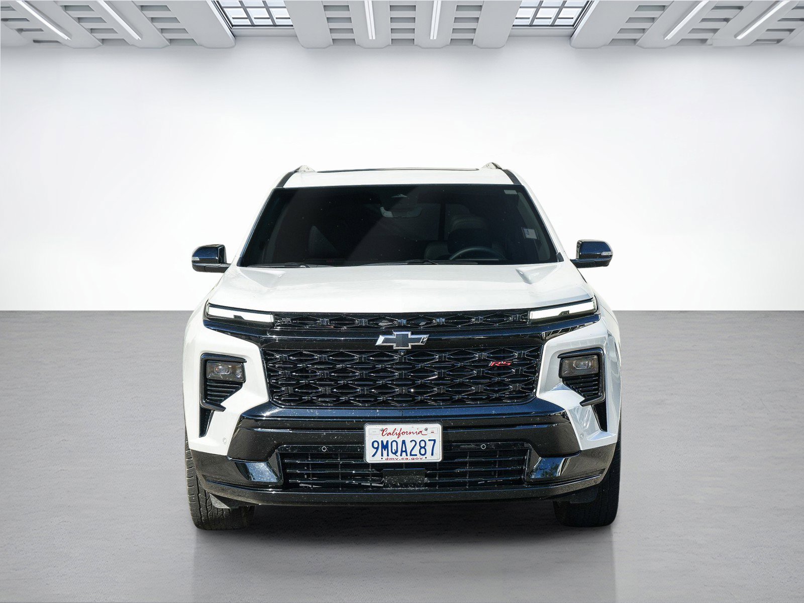 Used 2024 Chevrolet Traverse RS FWD image 2