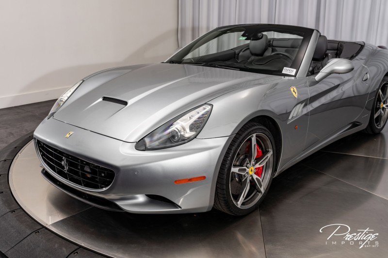 Used 2014 Ferrari California image 12