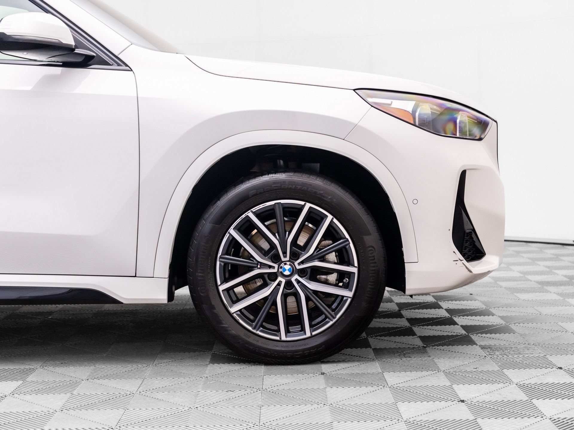 Used 2024 BMW X1 xDrive28i w/ M Sport Package AWD/4WD image 34