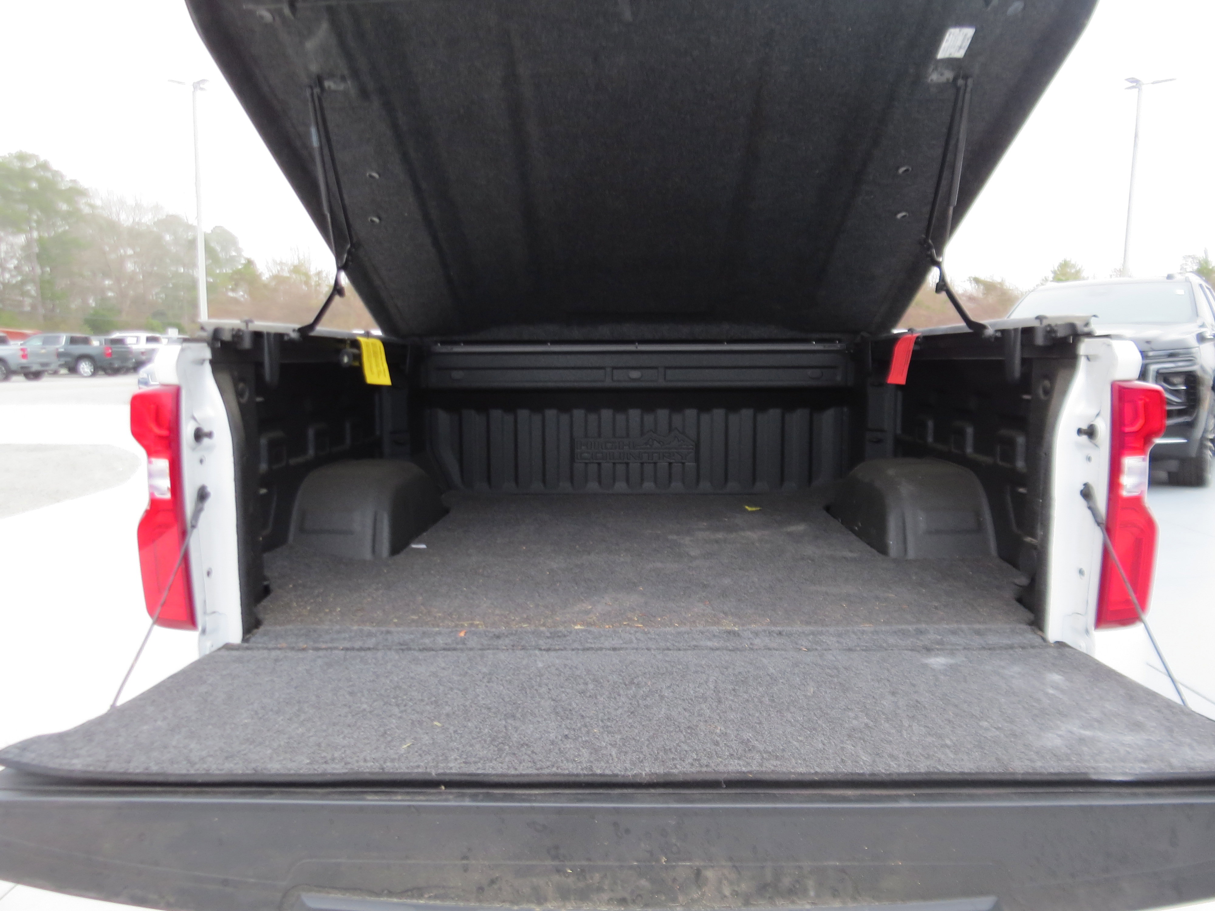 Used 2023 Chevrolet Silverado 1500 High Country w/ High Country Premium Package AWD/4WD image 14