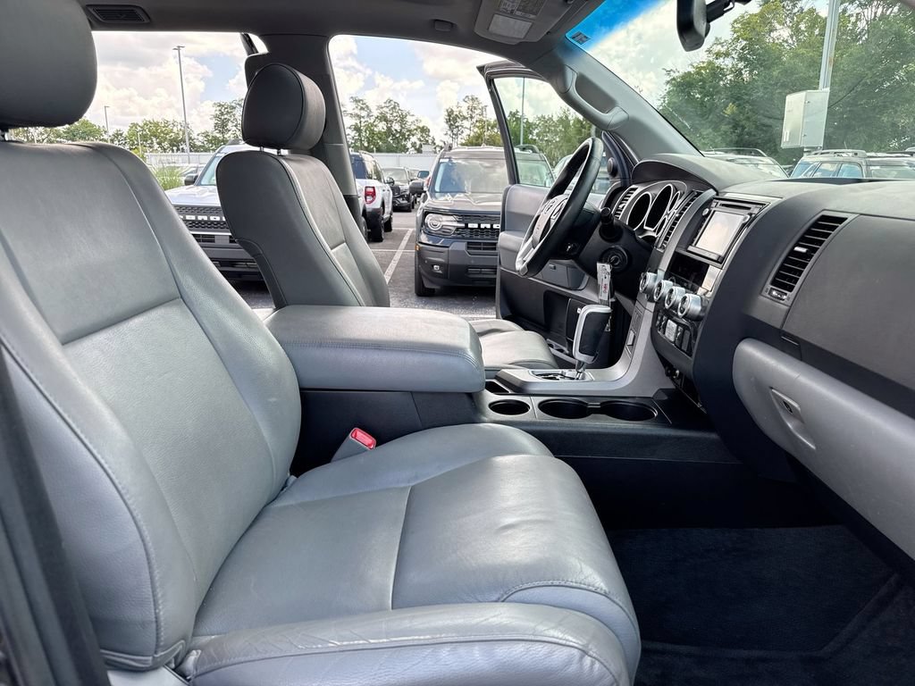 Used 2017 Toyota Sequoia Limited AWD/4WD image 23