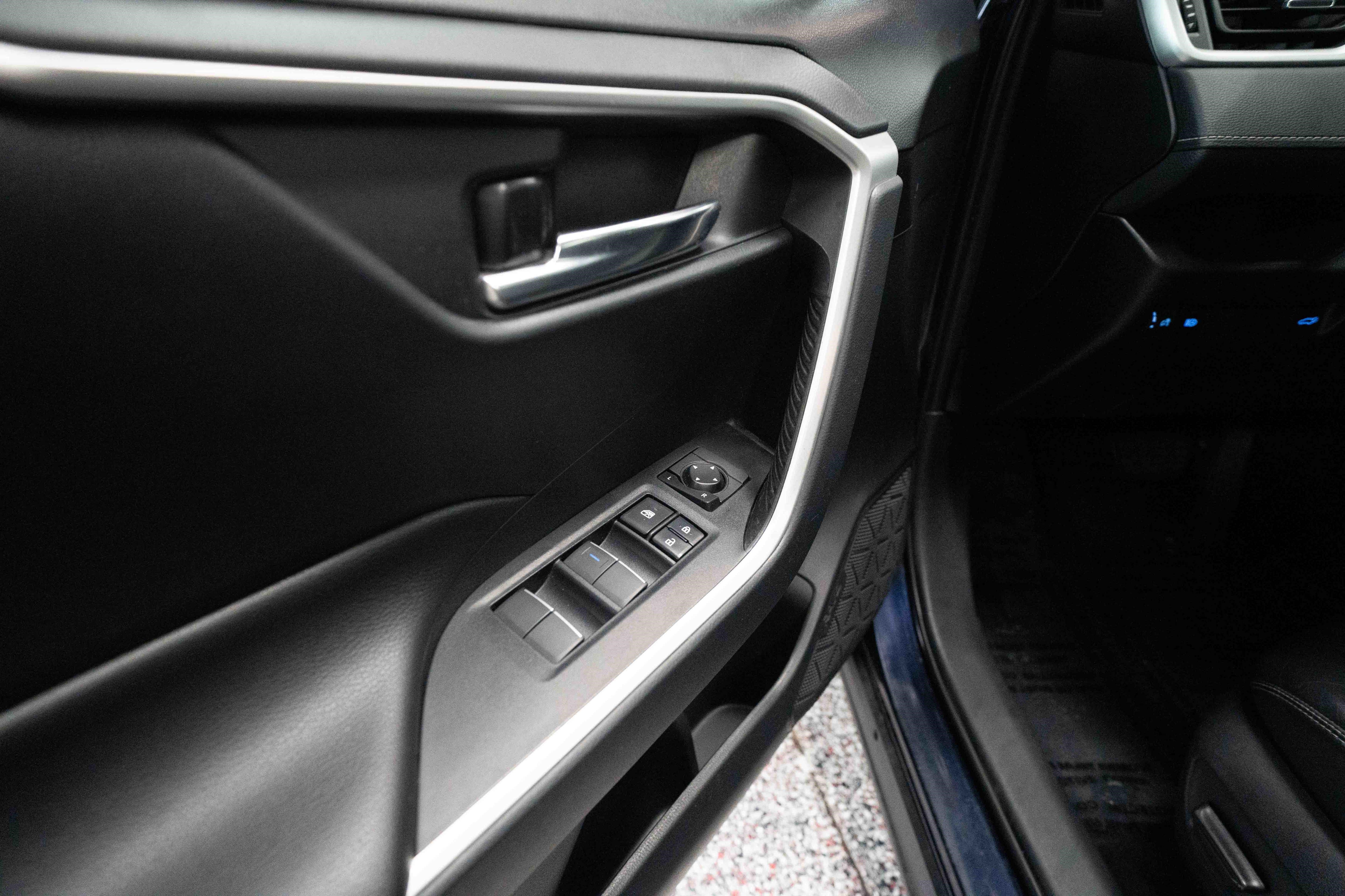 Used 2019 Toyota RAV4 XLE Premium w/ All Weather Liner Package AWD/4WD image 7