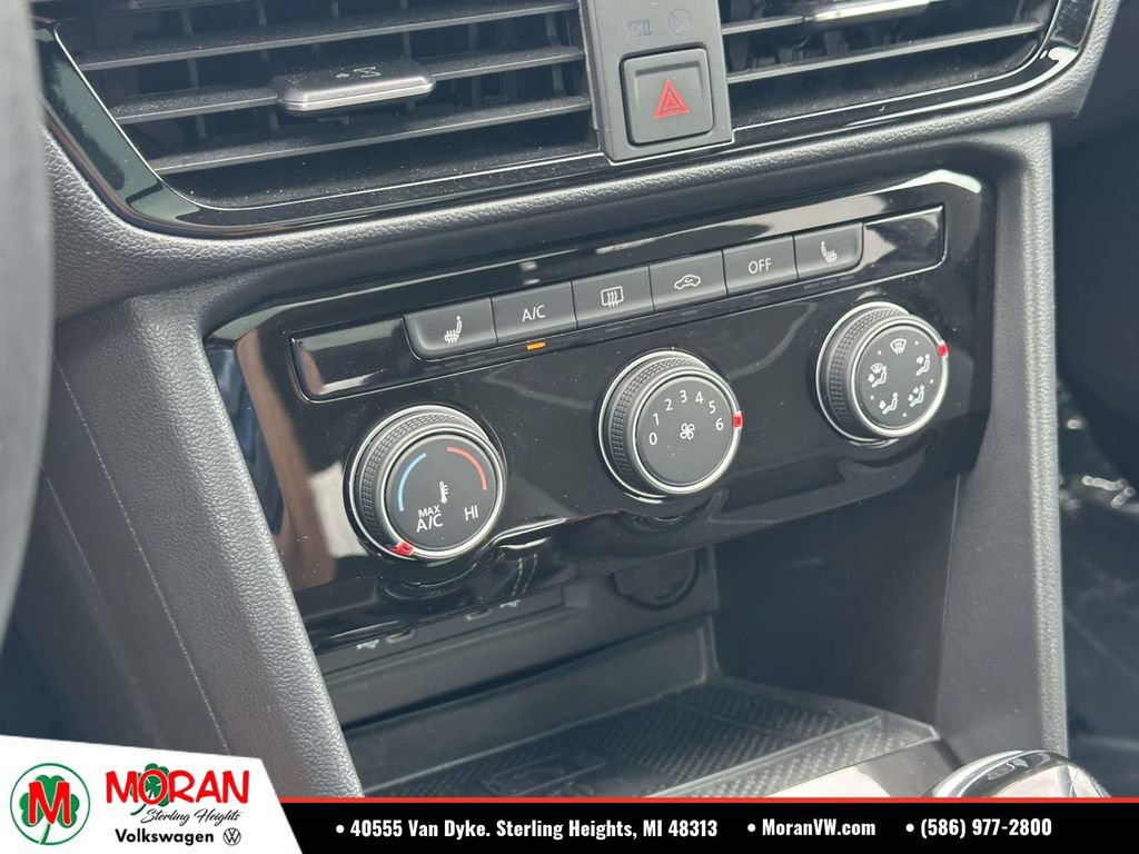 Certified 2023 Volkswagen Taos SE w/ Panoramic Sunroof Package AWD/4WD image 30