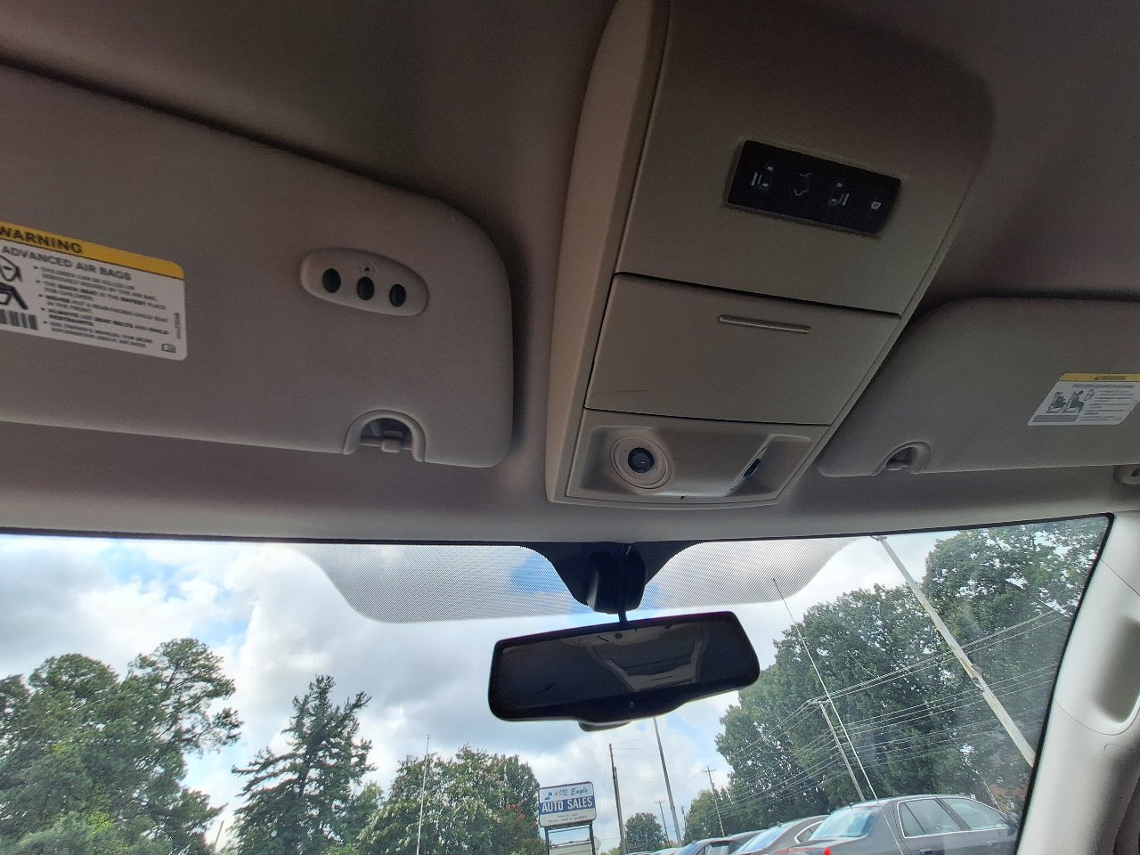 Used 2015 Chrysler Town & Country Touring-L w/ Driver Convenience Group image 24