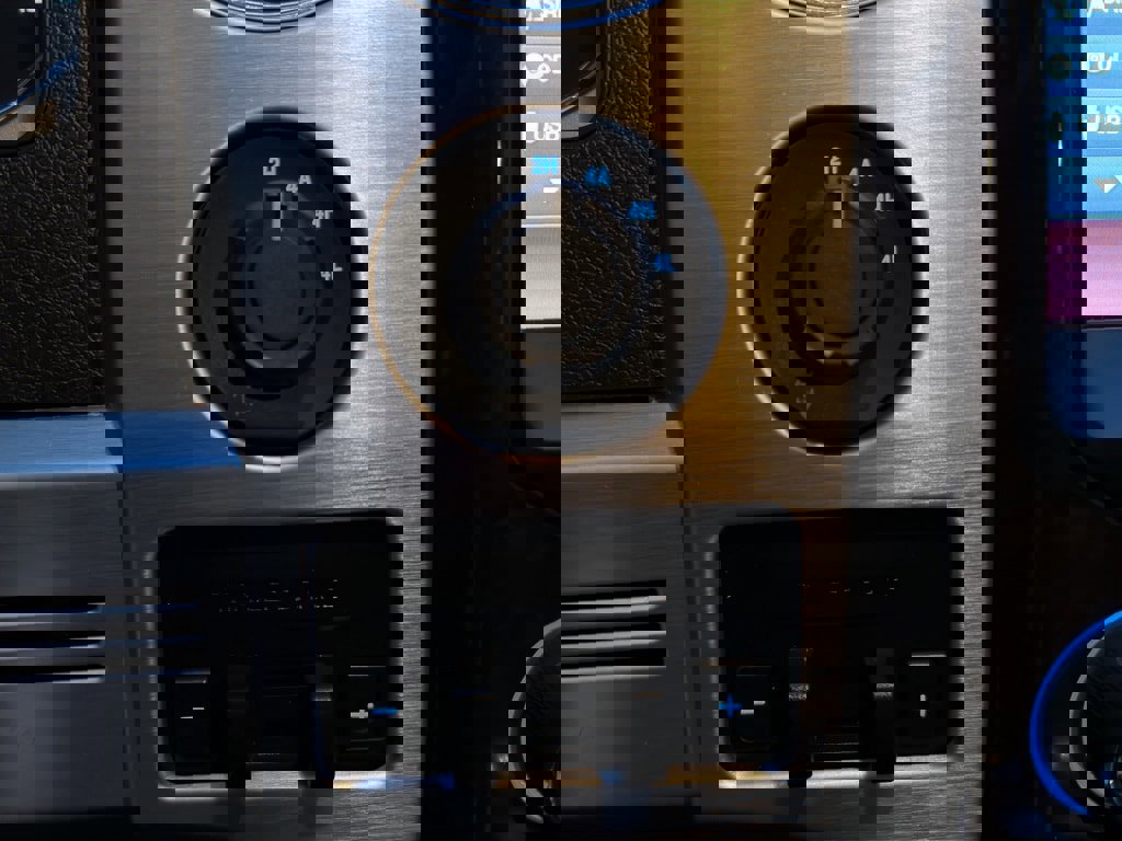 Used 2013 Ford F150 Platinum image 30