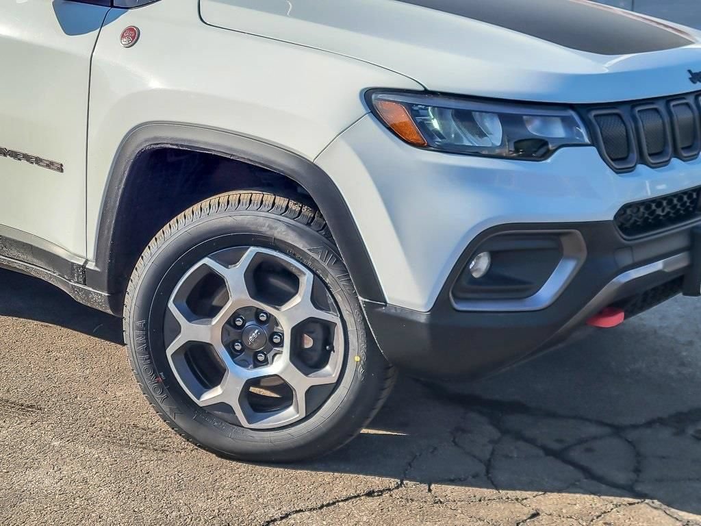 Certified 2022 Jeep Compass Trailhawk AWD/4WD image 2