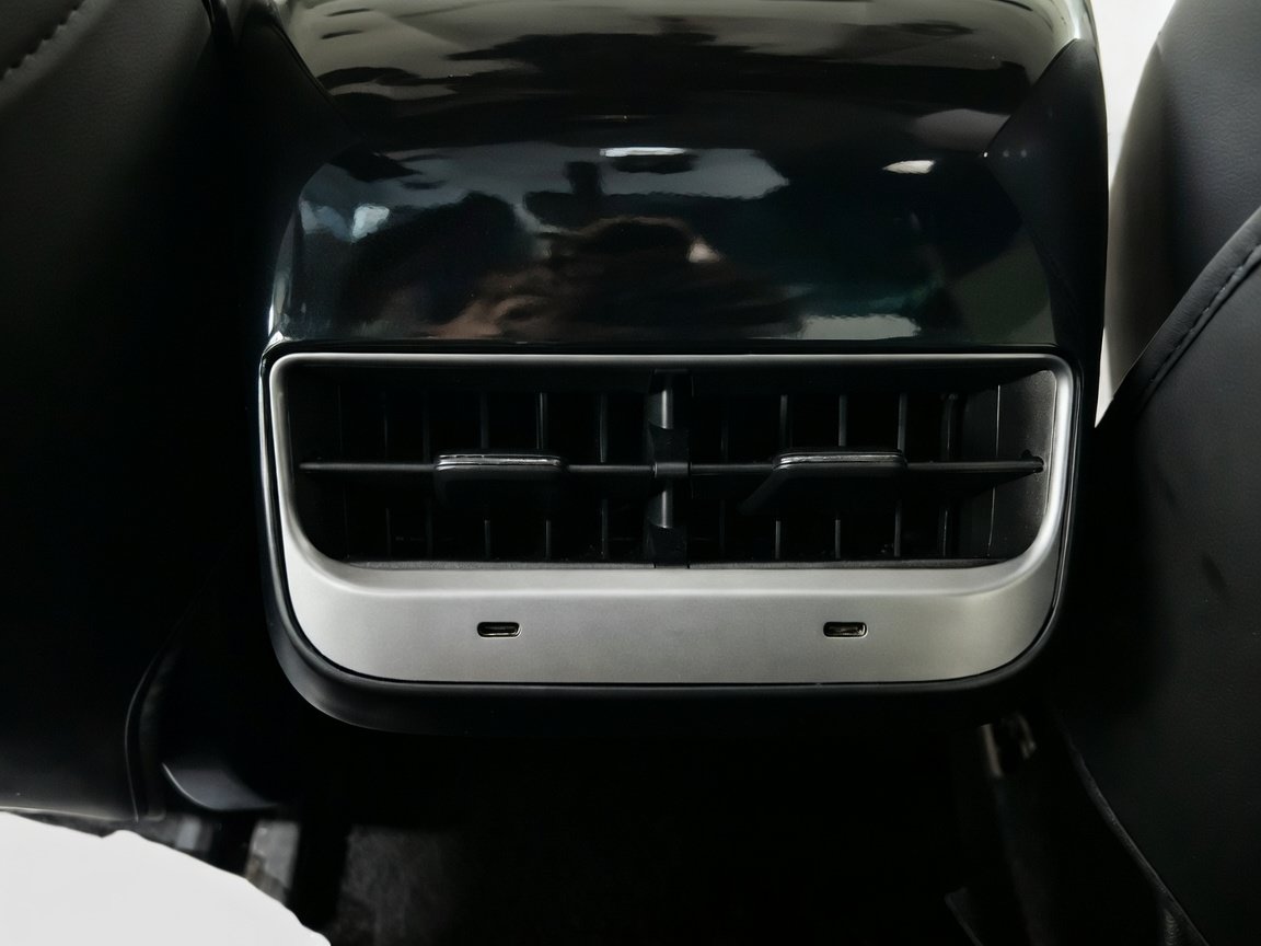 Used 2023 Tesla Model 3 Standard Range RWD image 18