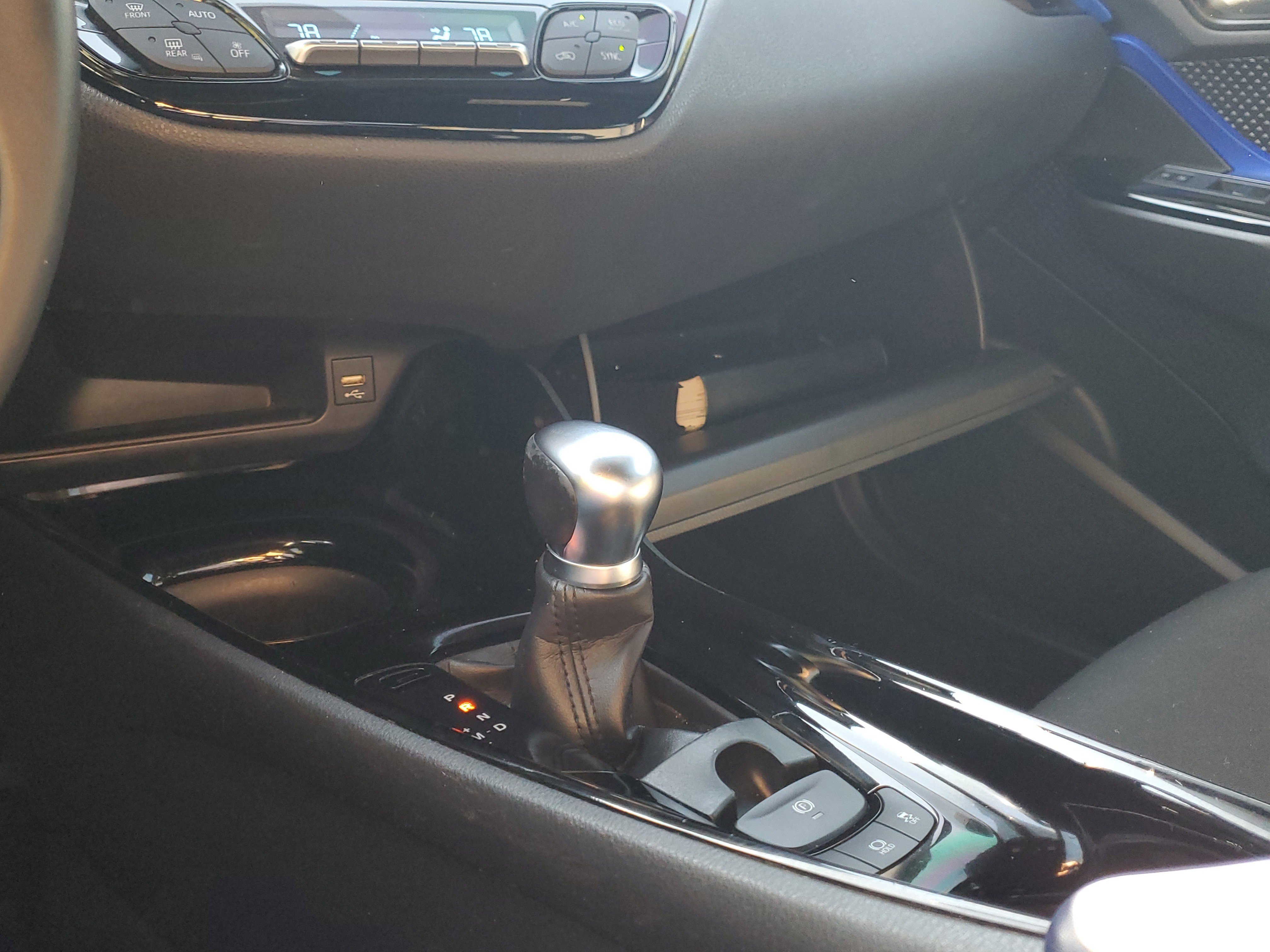 Used 2020 Toyota C-HR XLE image 26