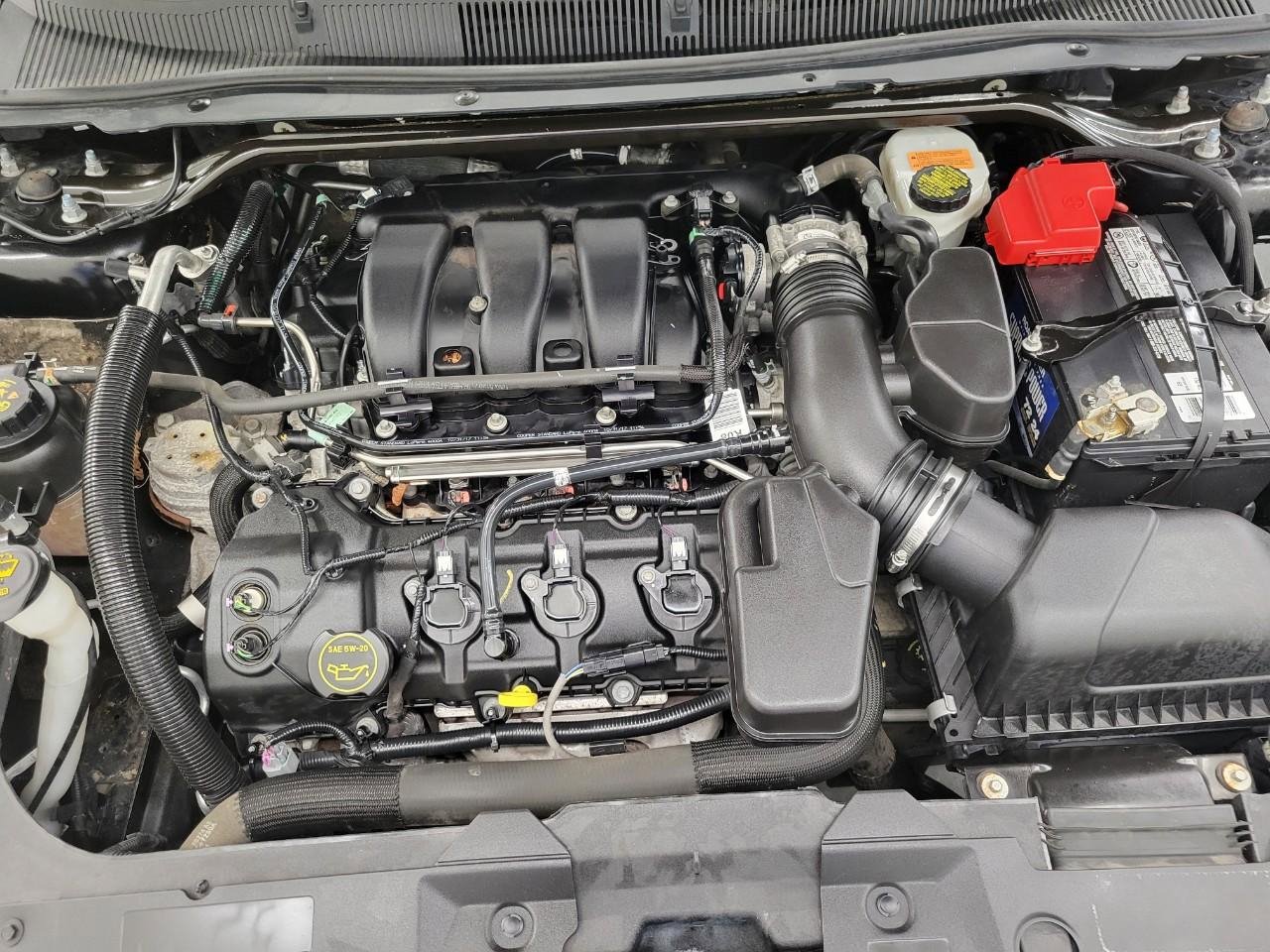 Used 2018 Ford Taurus SEL w/ Equipment Group 201A AWD/4WD image 8