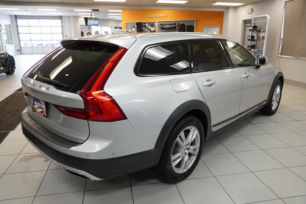 Used 2018 Volvo V90 T5 Cross Country w/ Convenience Package image 17
