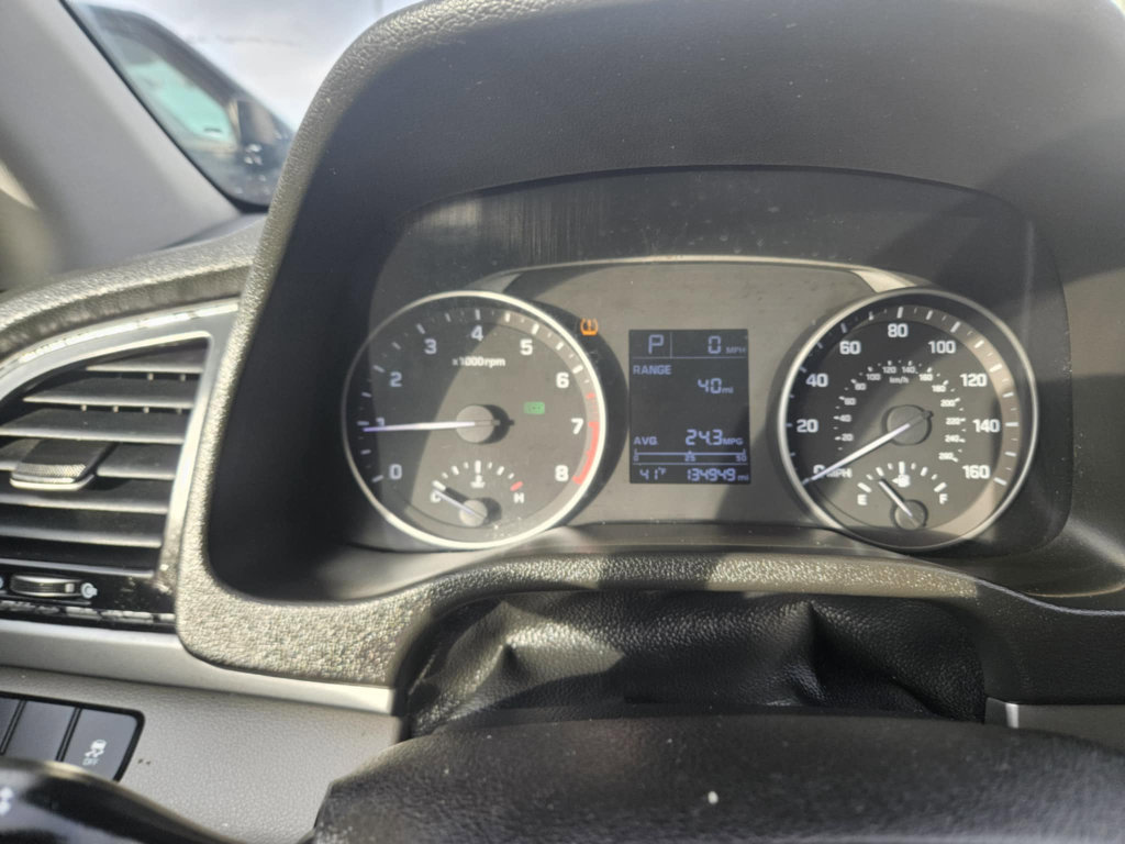 Used 2017 Hyundai Elantra SE image 8