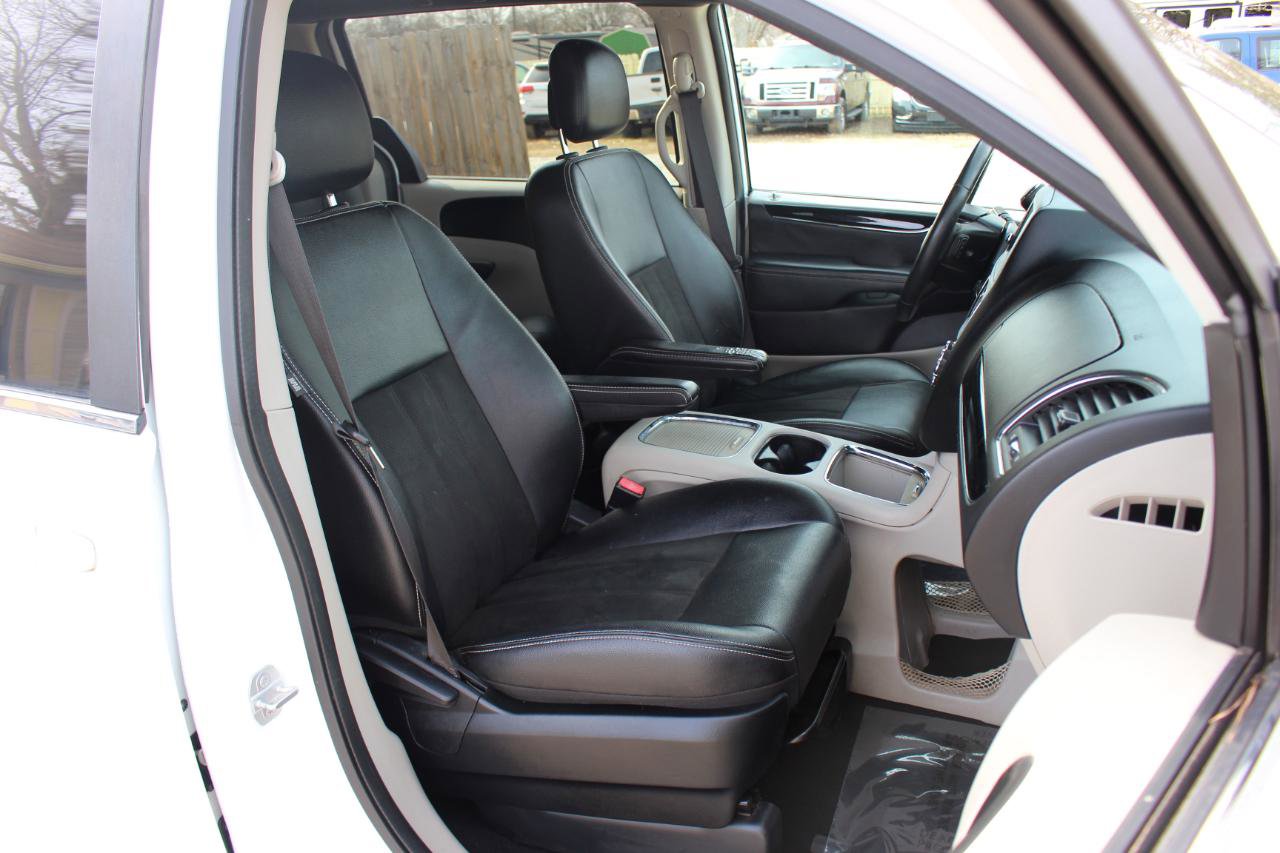 Used 2019 Dodge Grand Caravan SXT FWD image 37