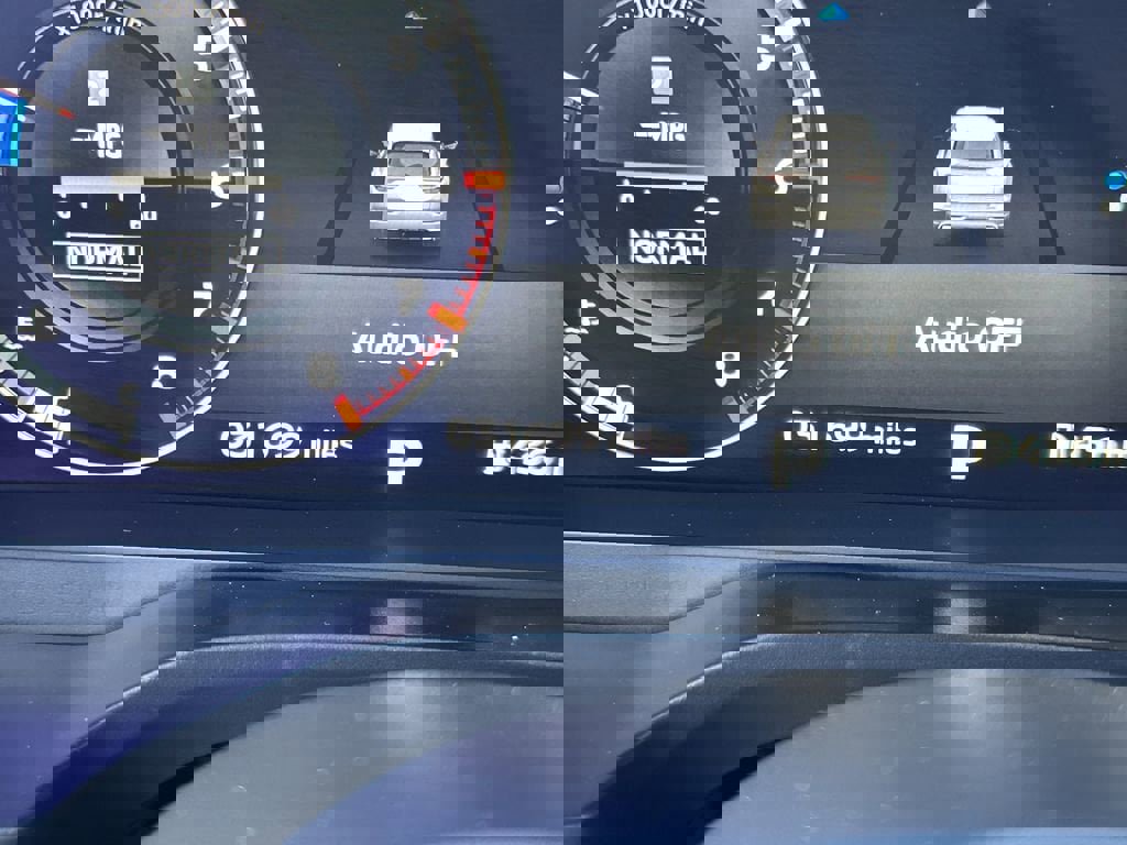 Used 2023 Mitsubishi Outlander SE image 31