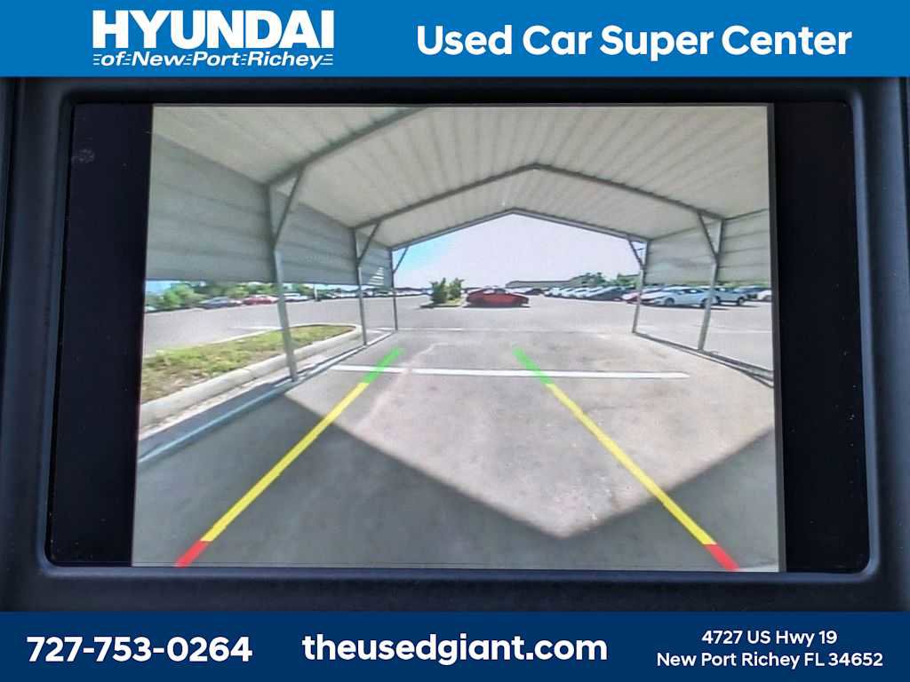 Used 2022 Dodge Challenger SXT RWD image 21