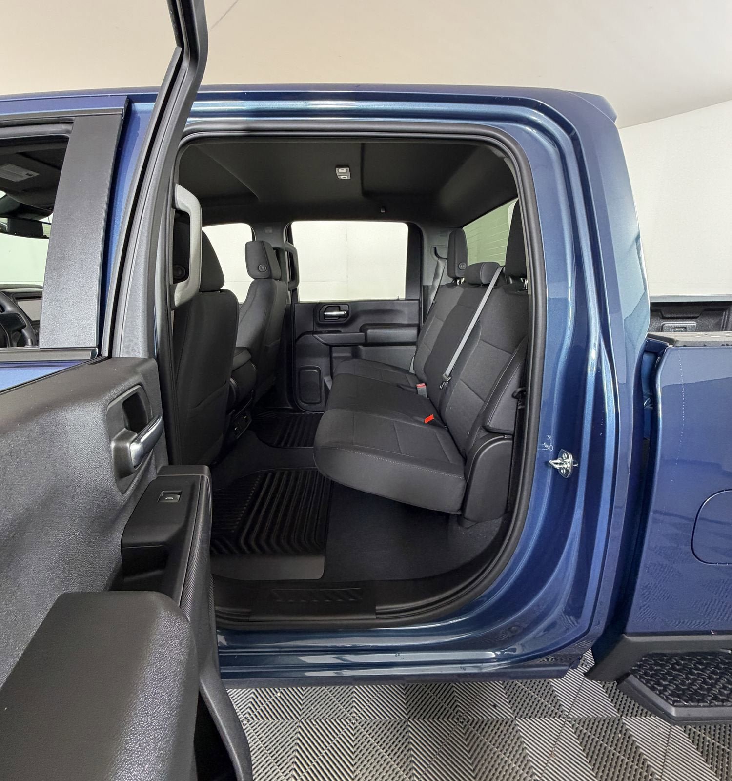 New 2026 Chevrolet Silverado 2500 Custom w/ Custom Value Package AWD/4WD image 7