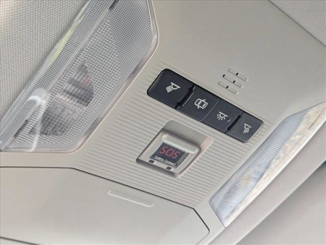 Used 2019 Toyota RAV4 LE w/ Carpet Mat Package AWD/4WD image 13