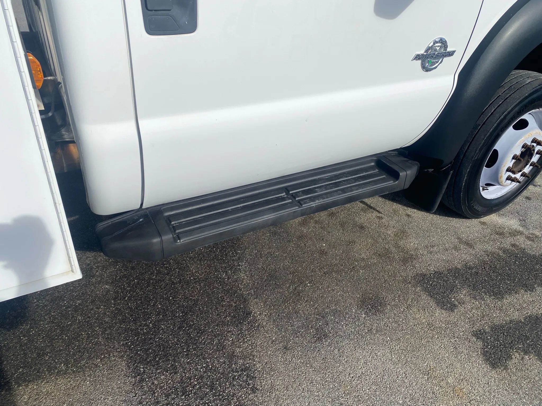 Used 2015 Ford F550 4x4 Regular Cab Super Duty image 20