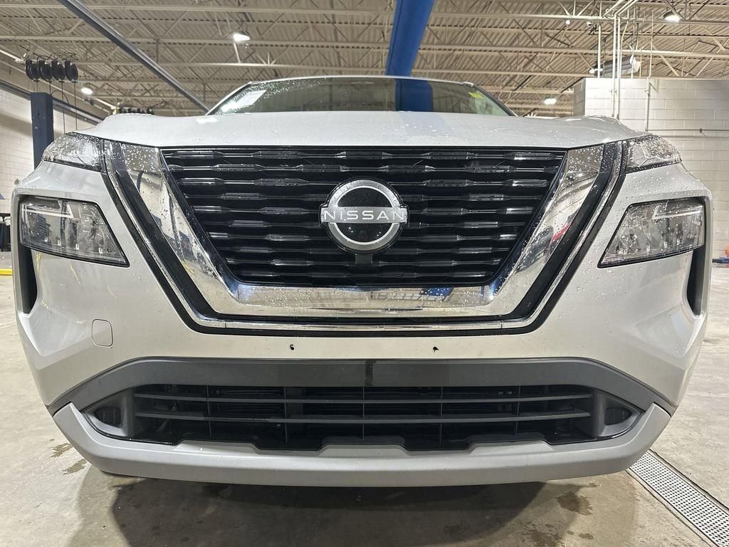 Used 2022 Nissan Rogue SV image 26