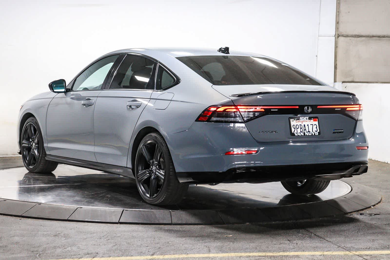 Used 2024 Honda Accord Sport image 2