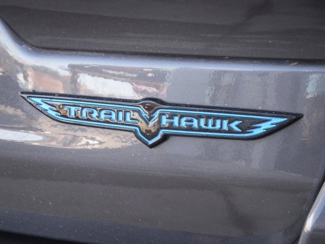 Used 2023 Jeep Grand Cherokee Trailhawk w/ Luxury Tech Group III image 15