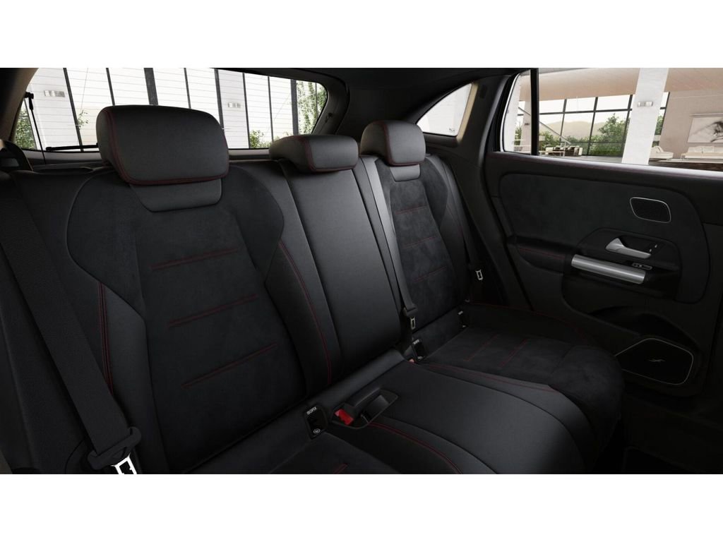 New 2026 Mercedes-Benz GLA 35 AMG 4MATIC image 5
