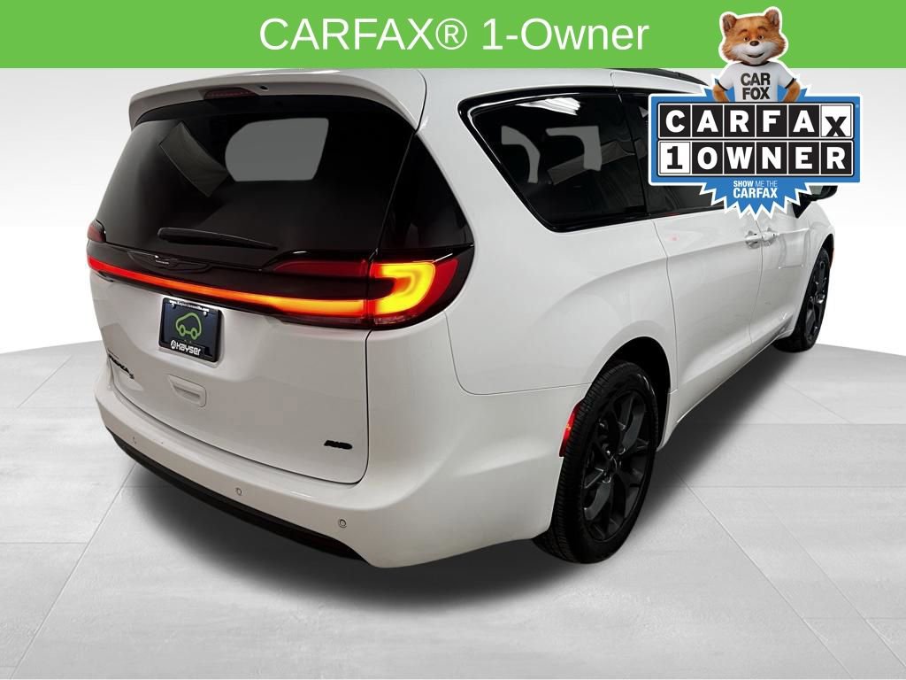 Used 2023 Chrysler Pacifica Touring-L w/ S Appearance Package image 3