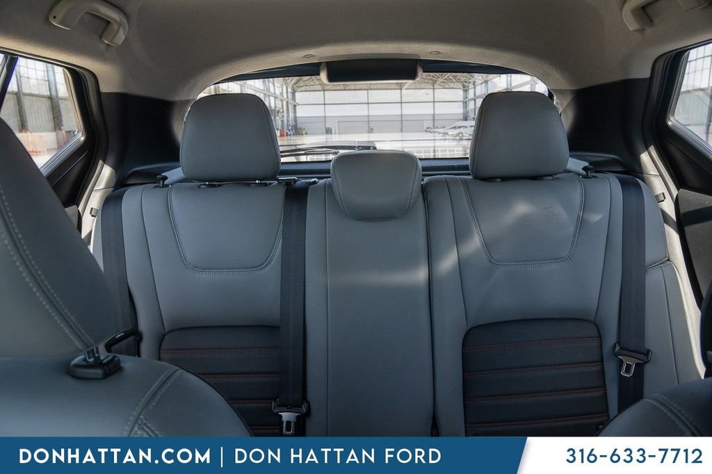 Used 2021 Nissan Kicks SR w/ SR Premium Package image 12