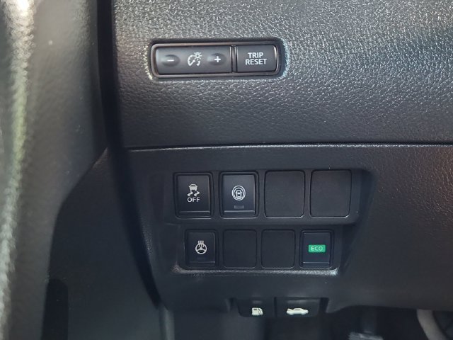 Used 2018 Nissan Rogue Sport SL w/ SL Premium Package FWD image 37