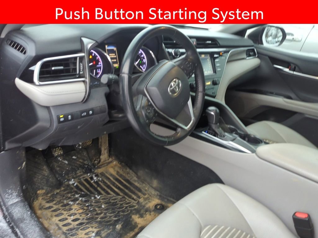Used 2018 Toyota Camry SE w/ Moonroof Package image 7