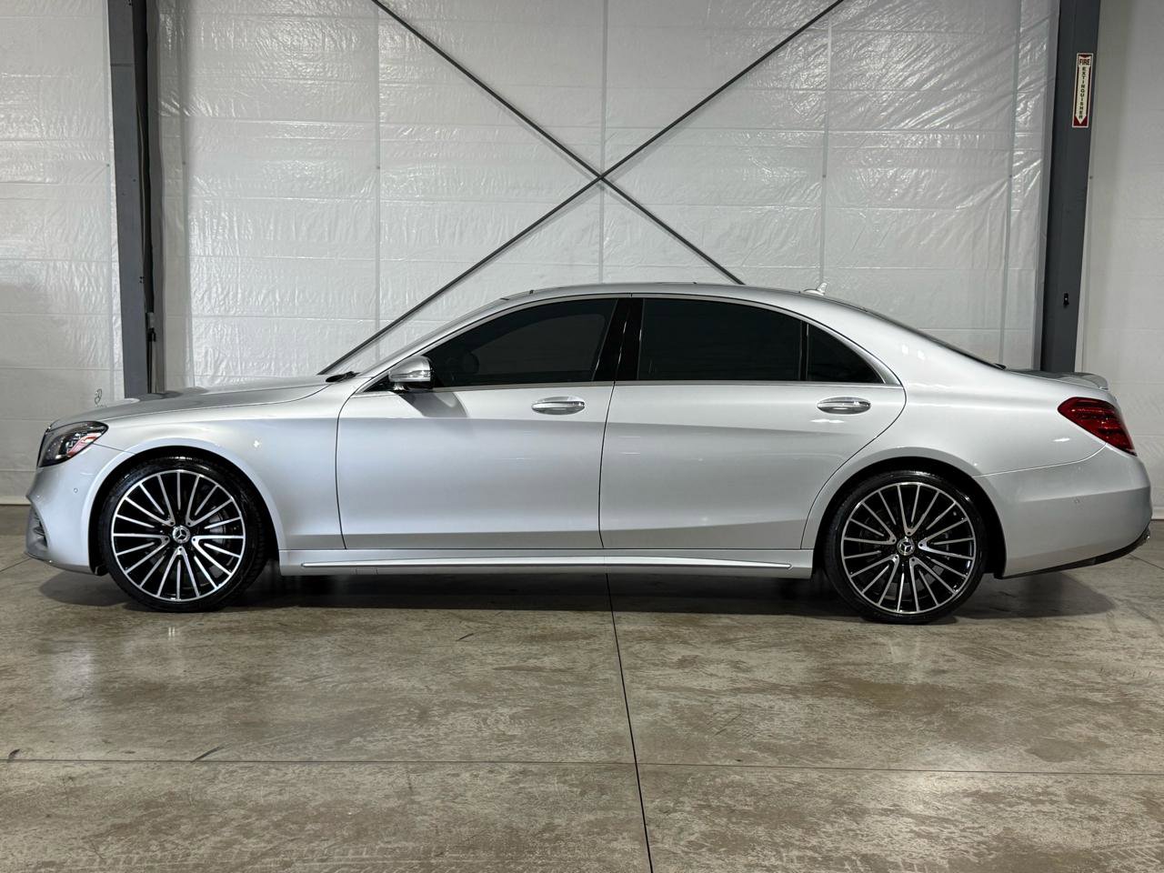 Used 2019 Mercedes-Benz S 560 Sedan image 2