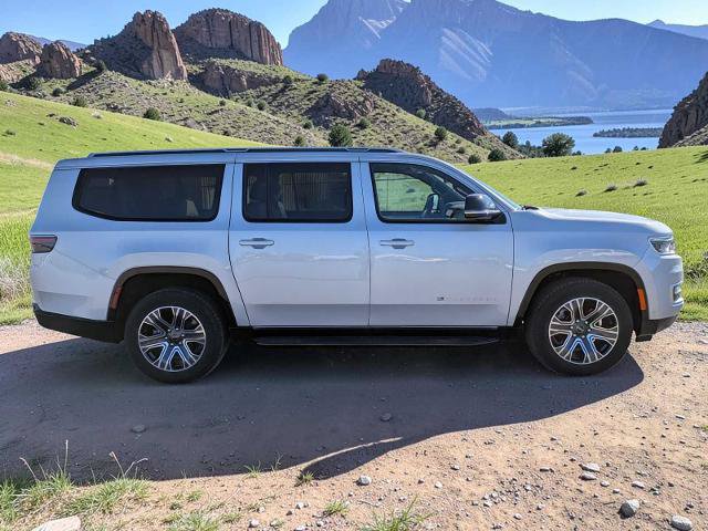 Used 2025 Jeep Wagoneer L 4WD w/ HD Trailer Tow Package image 7