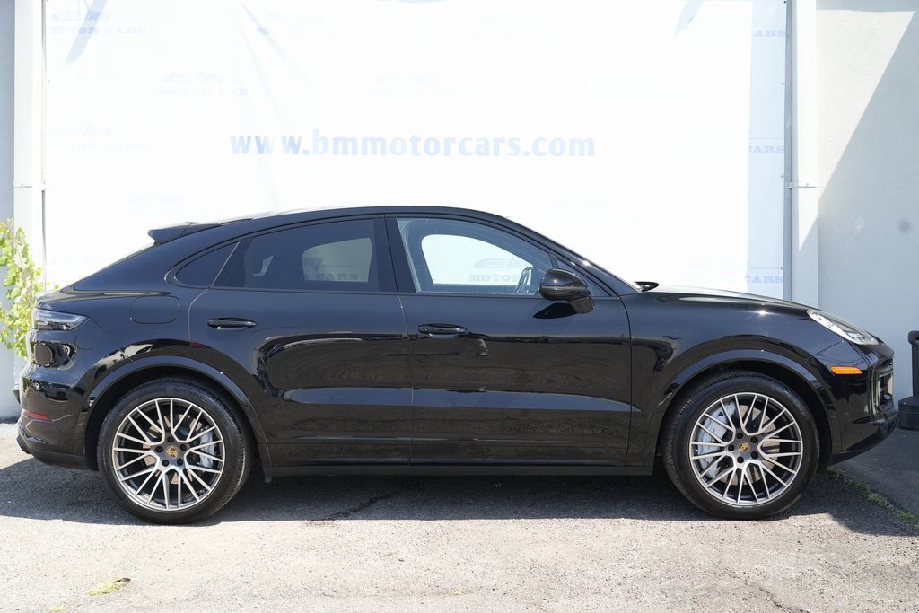 Used 2022 Porsche Cayenne Turbo image 7