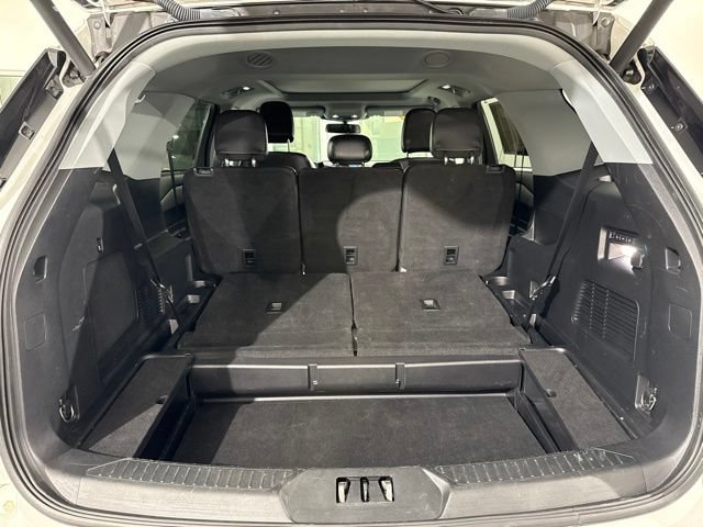 Used 2022 Ford Explorer Limited w/ Equipment Group 301A RWD image 10