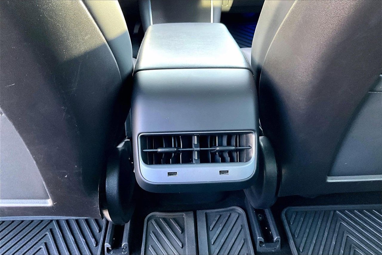 Used 2020 Tesla Model 3 Long Range image 17