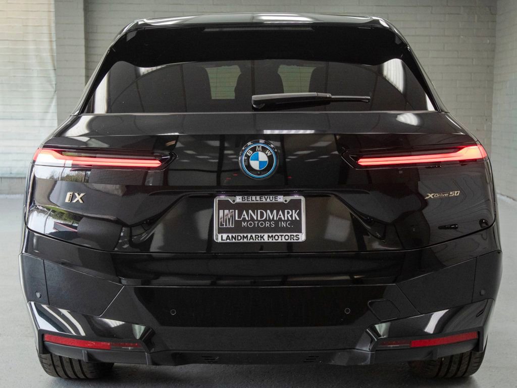 Used 2023 BMW iX xDrive50 w/ Premium Package image 29