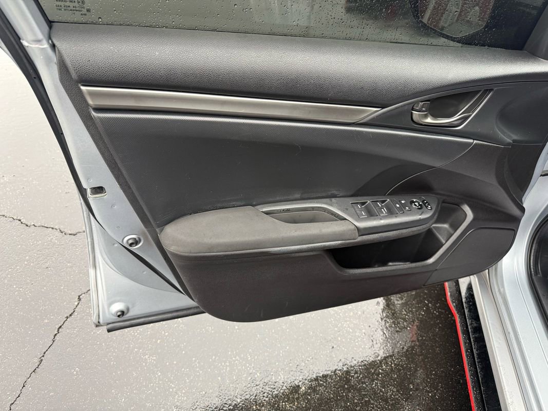 Used 2018 Honda Civic Sport image 11