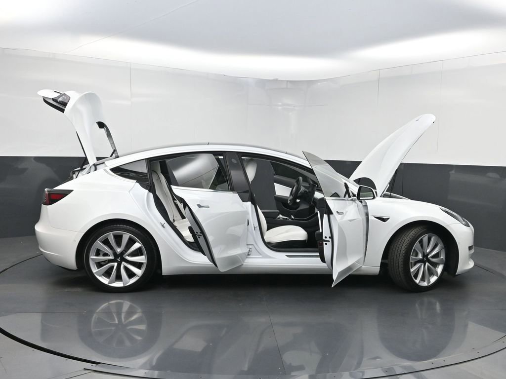 Used 2020 Tesla Model 3 Standard Range Plus image 34