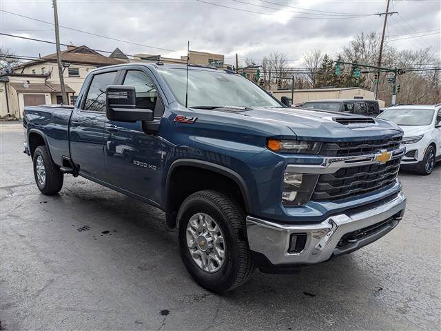 Used 2025 Chevrolet Silverado 2500 LT AWD/4WD image 6