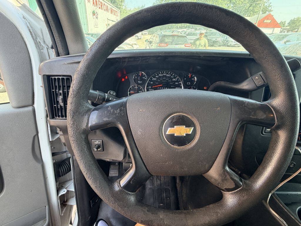 Used 2012 Chevrolet Express 2500 w/ Cold Climate Package RWD image 7