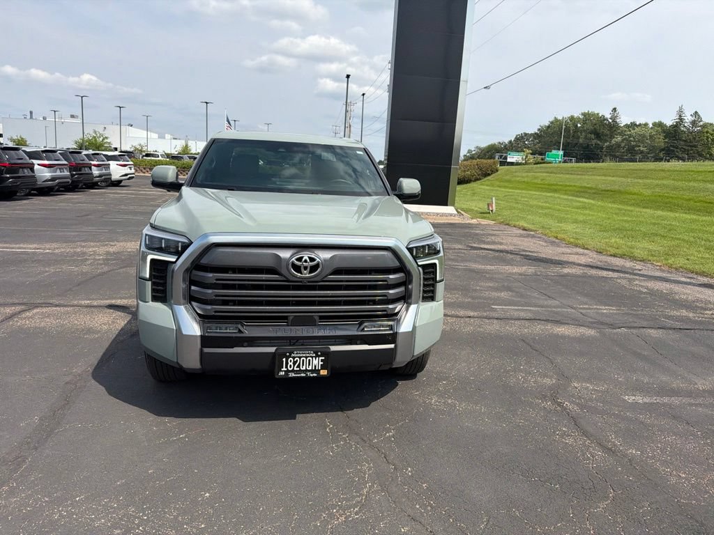 Used 2025 Toyota Tundra Limited AWD/4WD image 12