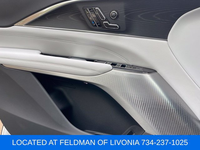 Certified 2024 Cadillac Lyriq Luxury AWD/4WD image 20