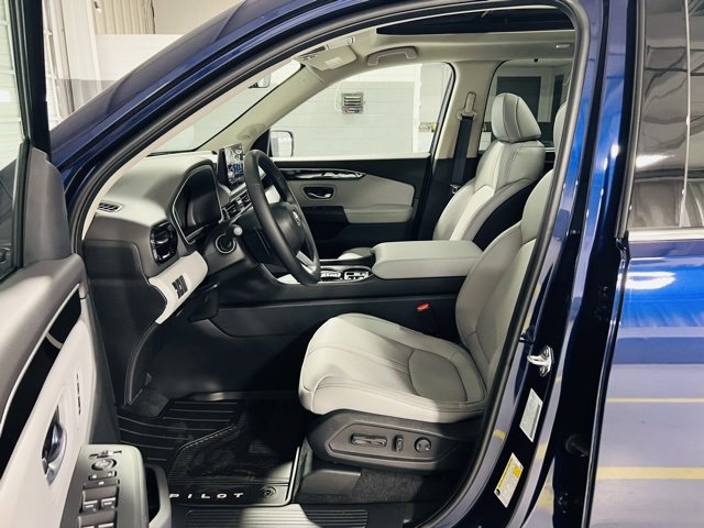 New 2025 Honda Pilot Touring image 25