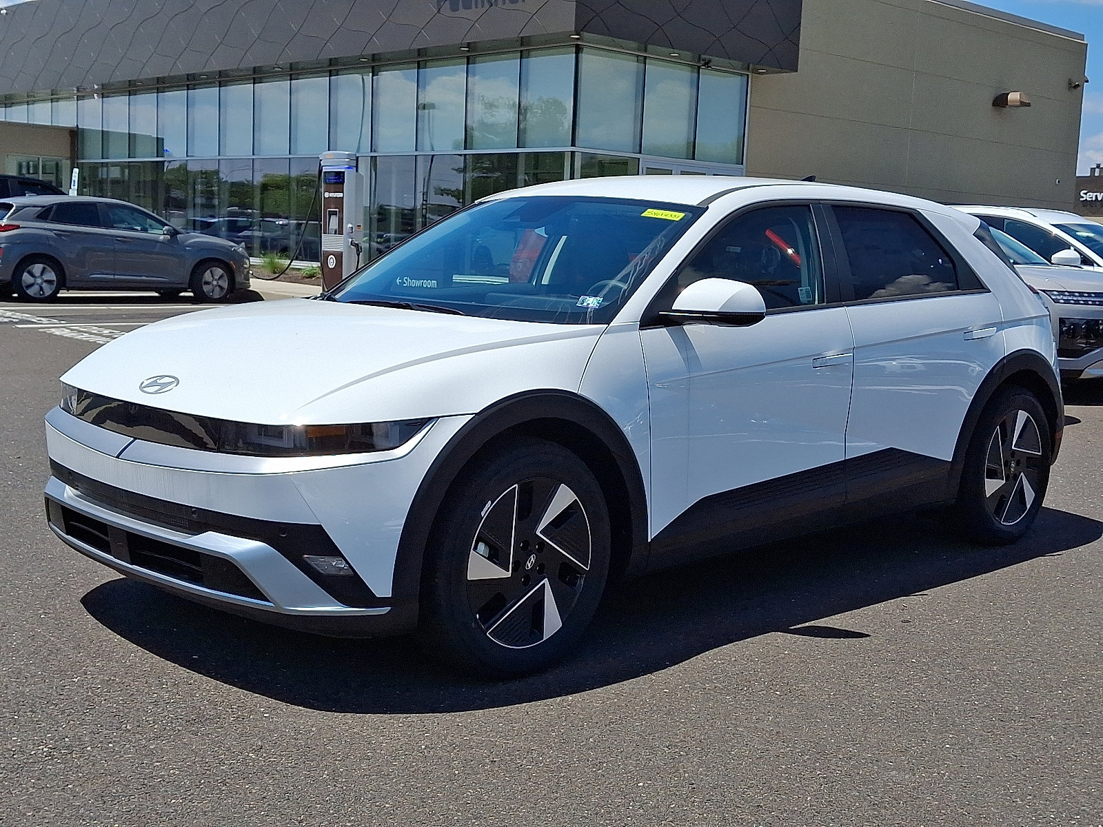 New 2025 Hyundai Ioniq 5 SE image 3