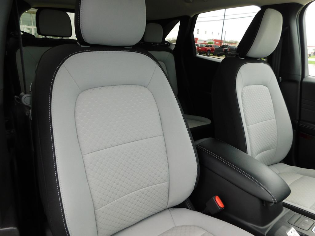 Used 2023 Ford Escape Active image 19